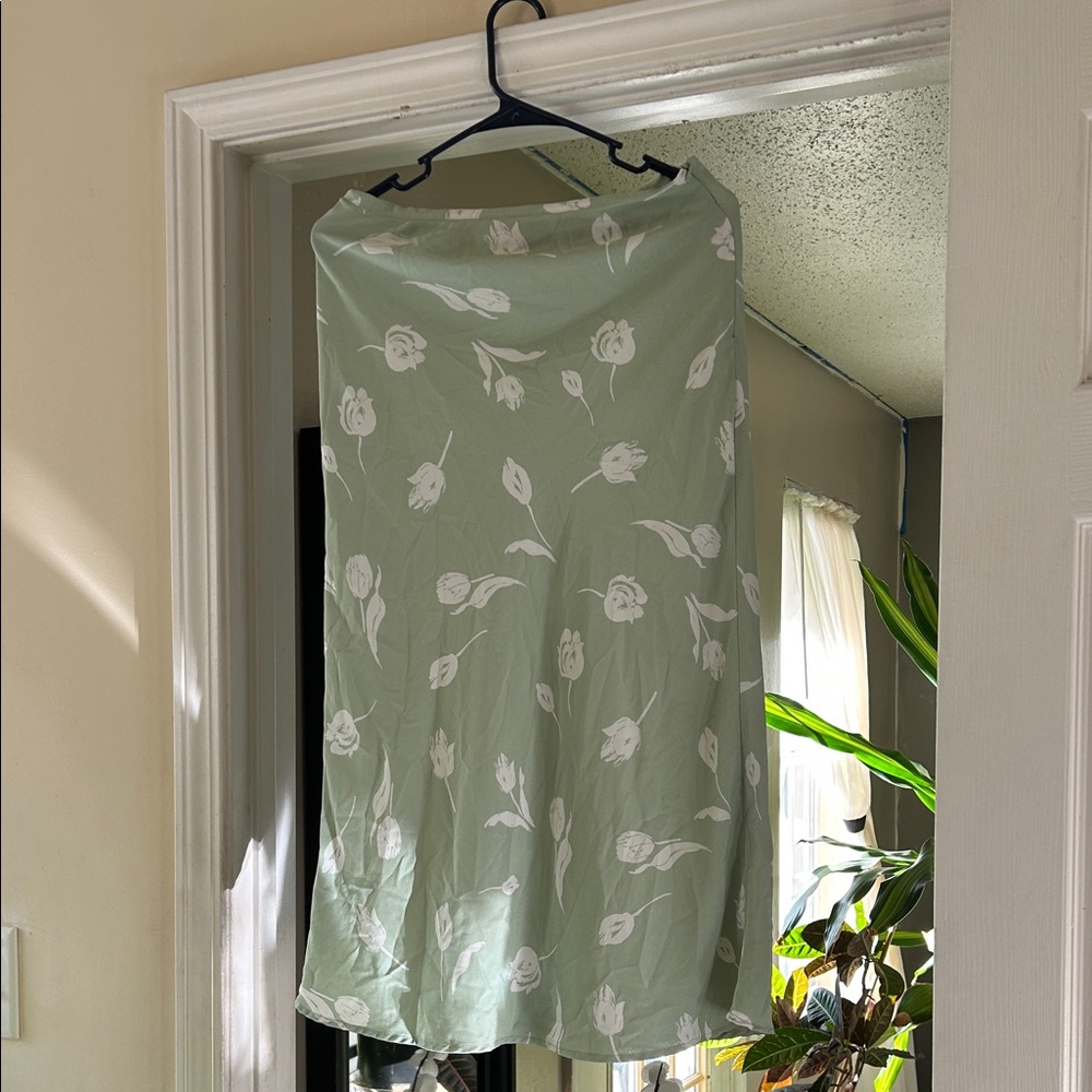 Forever 21 Sage Floral Maxi Skirt